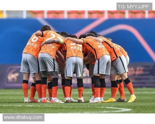 深圳足球队在冠军赛中的灵活战术与团队配合分析 深圳足球队在冠军赛中的灵活战术与团队配合分析