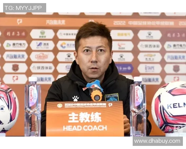 成都足球队以53分稳居精英赛积分榜首位展现强劲实力 成都足球队以53分稳居精英赛积分榜首位展现强劲实力